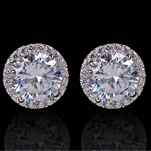 New!!! Brilliant CZ Stud Earrings - Picture 4 of 11